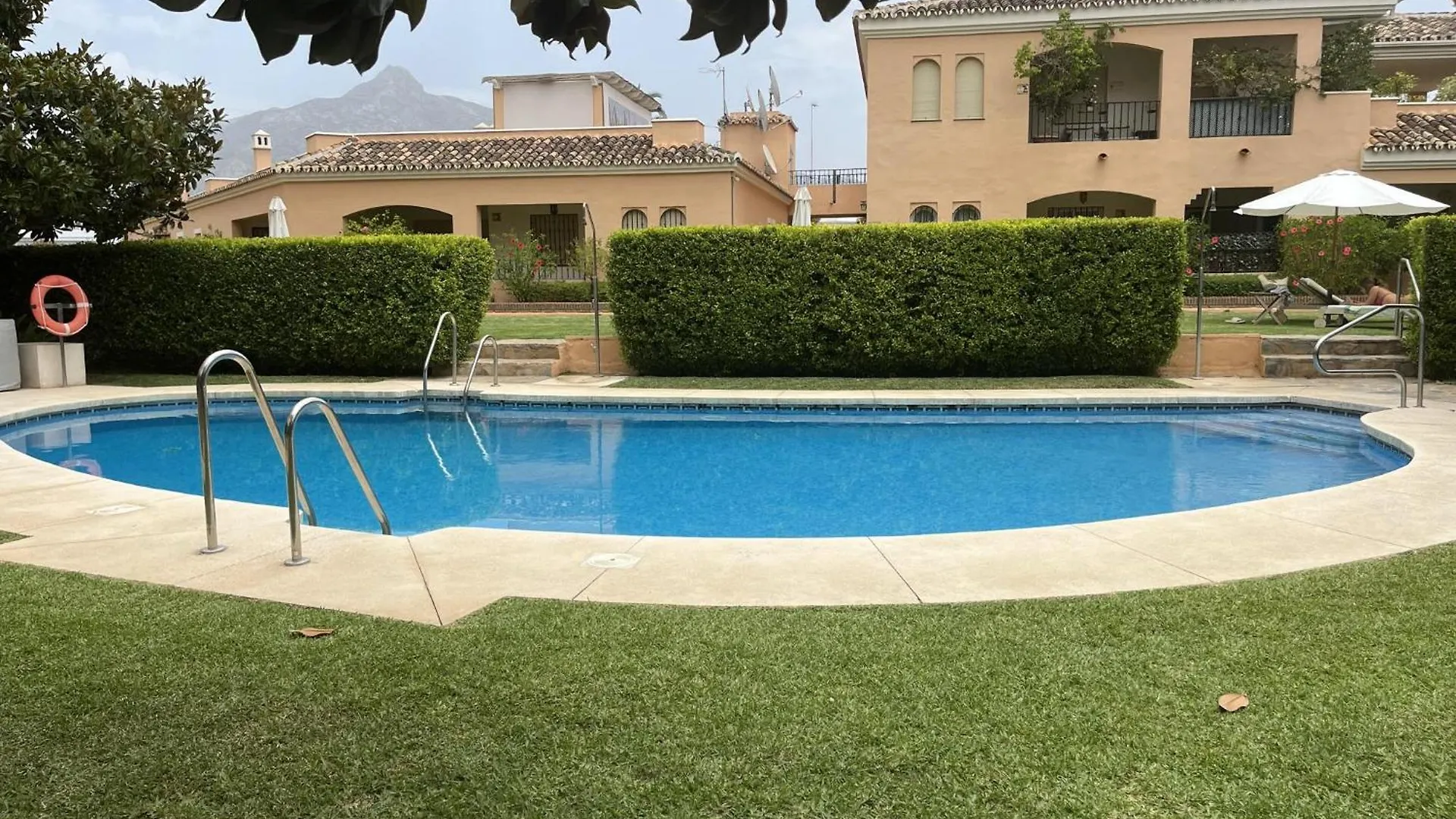 Puerto Banus Apartment For 4 - Pool Bbq & Terrace Marbella