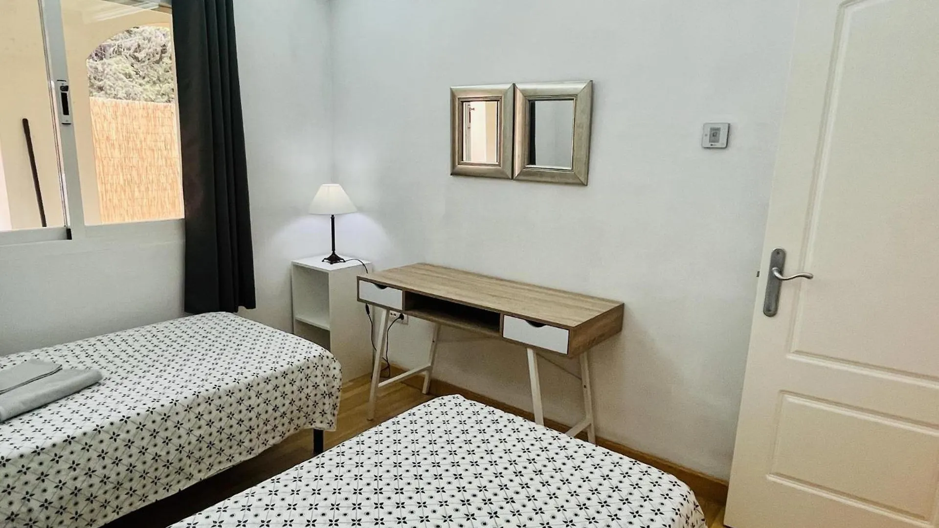 Puerto Banus Apartment For 4 - Pool Bbq & Terrace Marbella