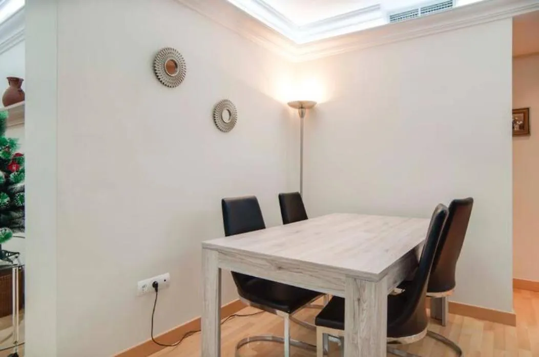 Puerto Banus Apartment For 4 - Pool Bbq & Terrace Marbella