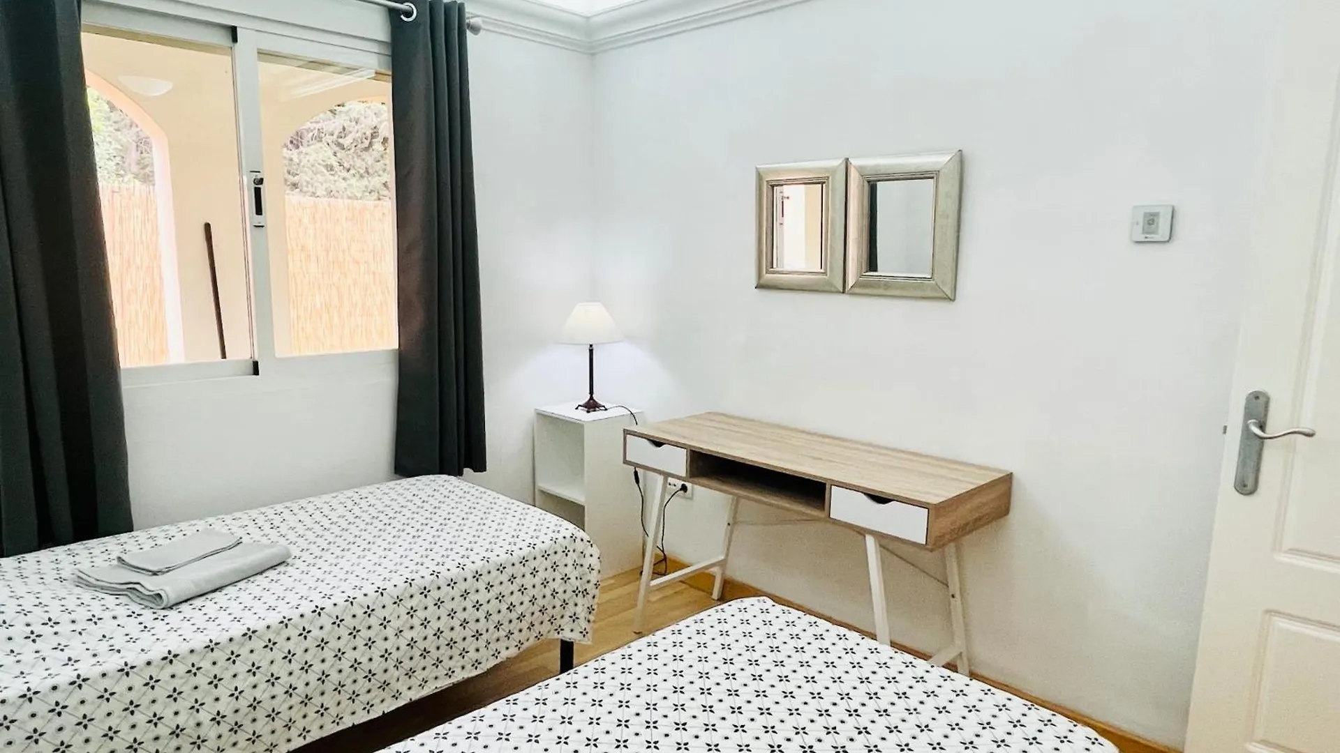 马尔韦利亚2-Bed 10Min To Puerto Banus W Pool Bbq & Parking公寓 公寓