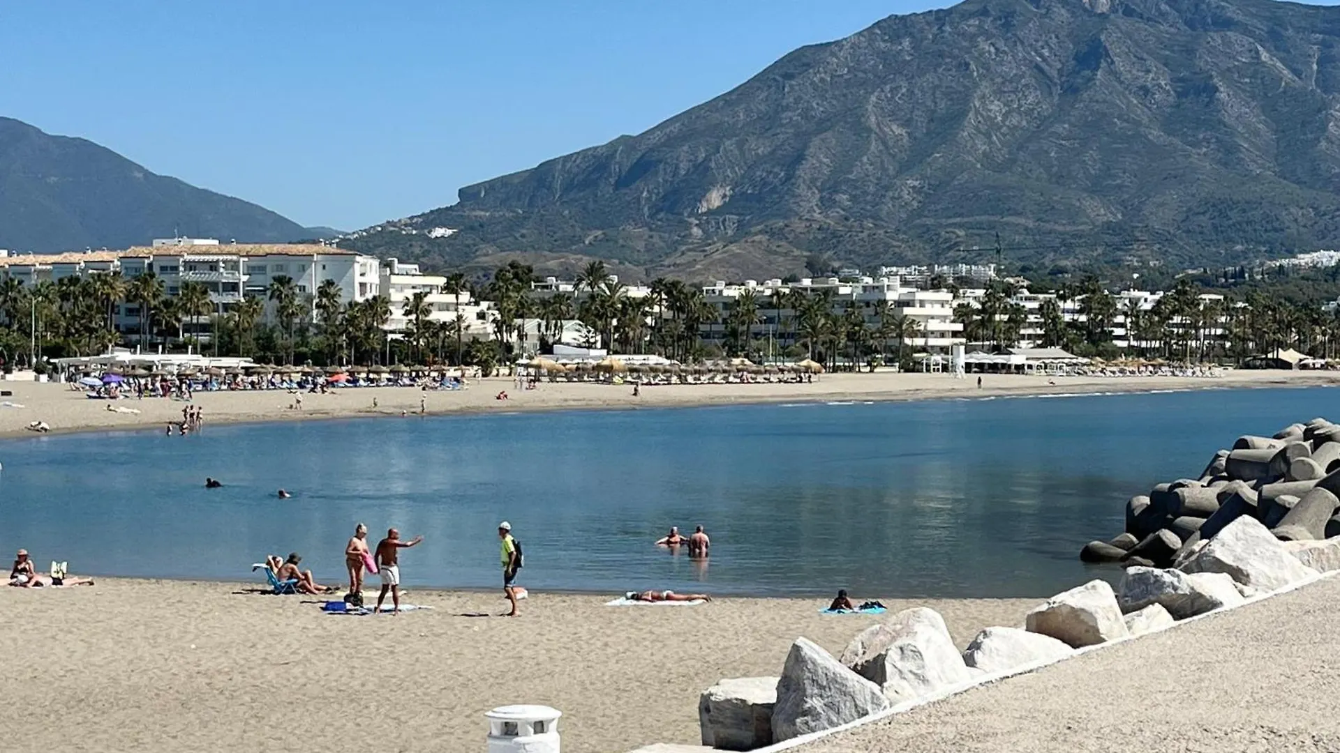 公寓 马尔韦利亚2-Bed 10Min To Puerto Banus W Pool Bbq & Parking公寓