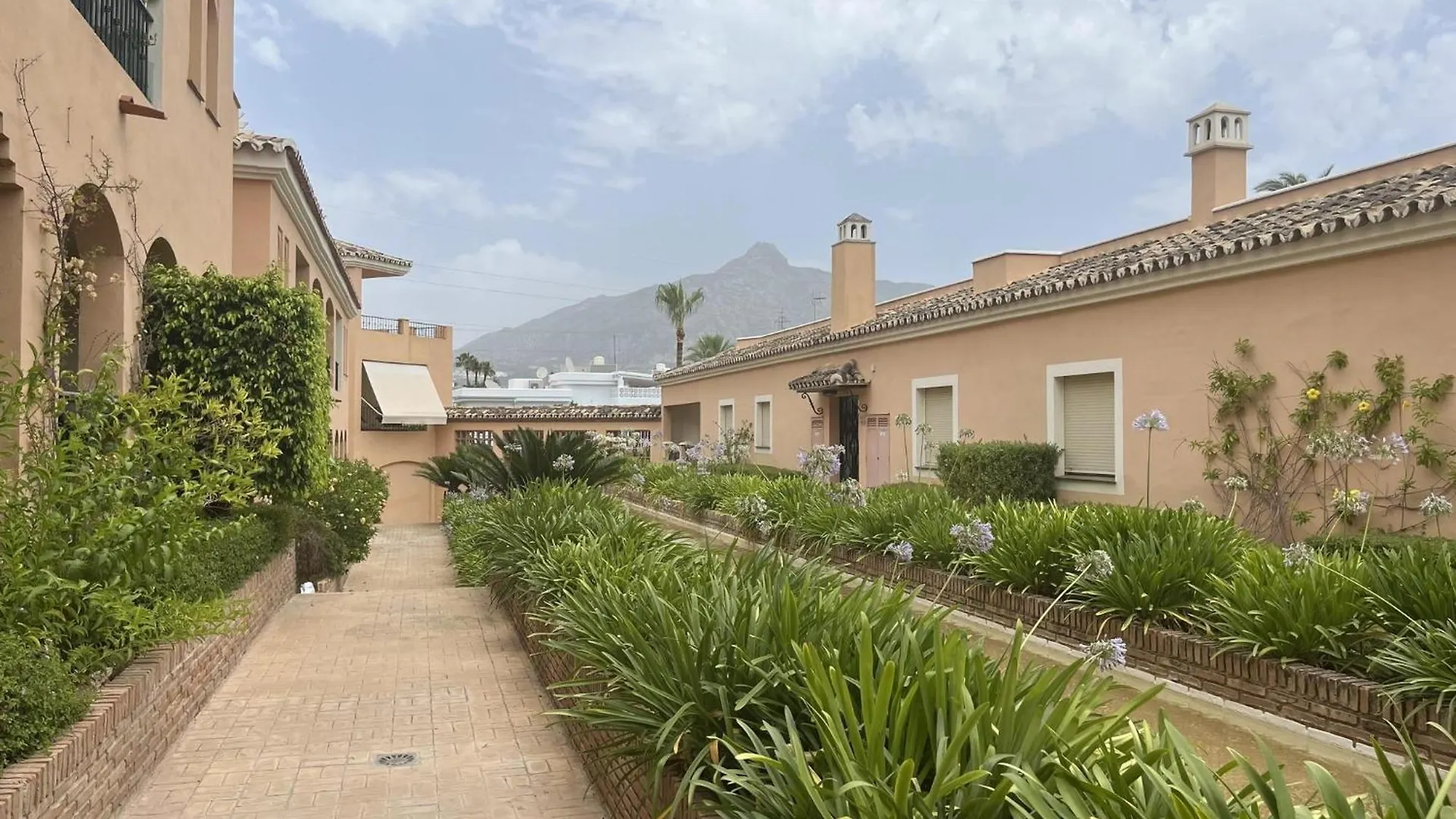 Puerto Banus Apartment For 4 - Pool Bbq & Terrace Марбелья