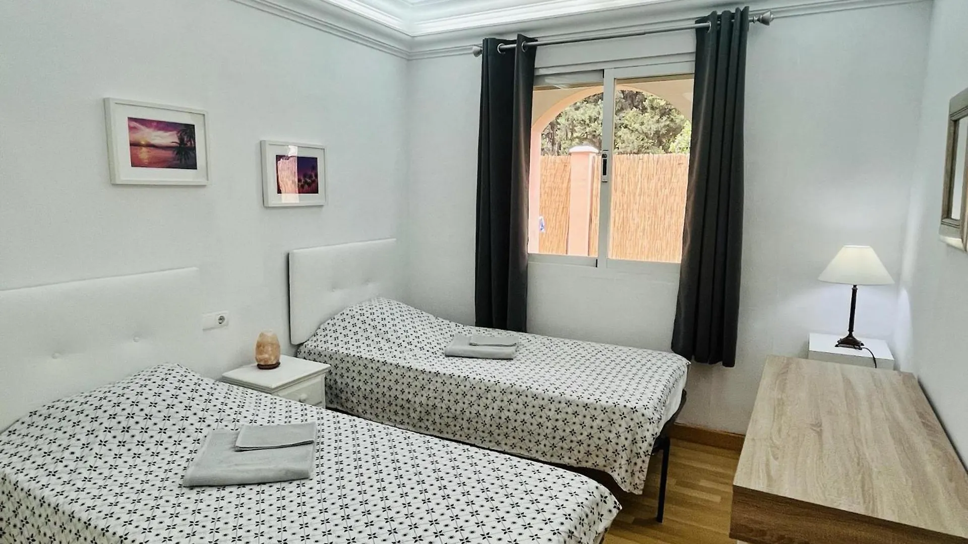 Puerto Banus Apartment For 4 - Pool Bbq & Terrace Marbella