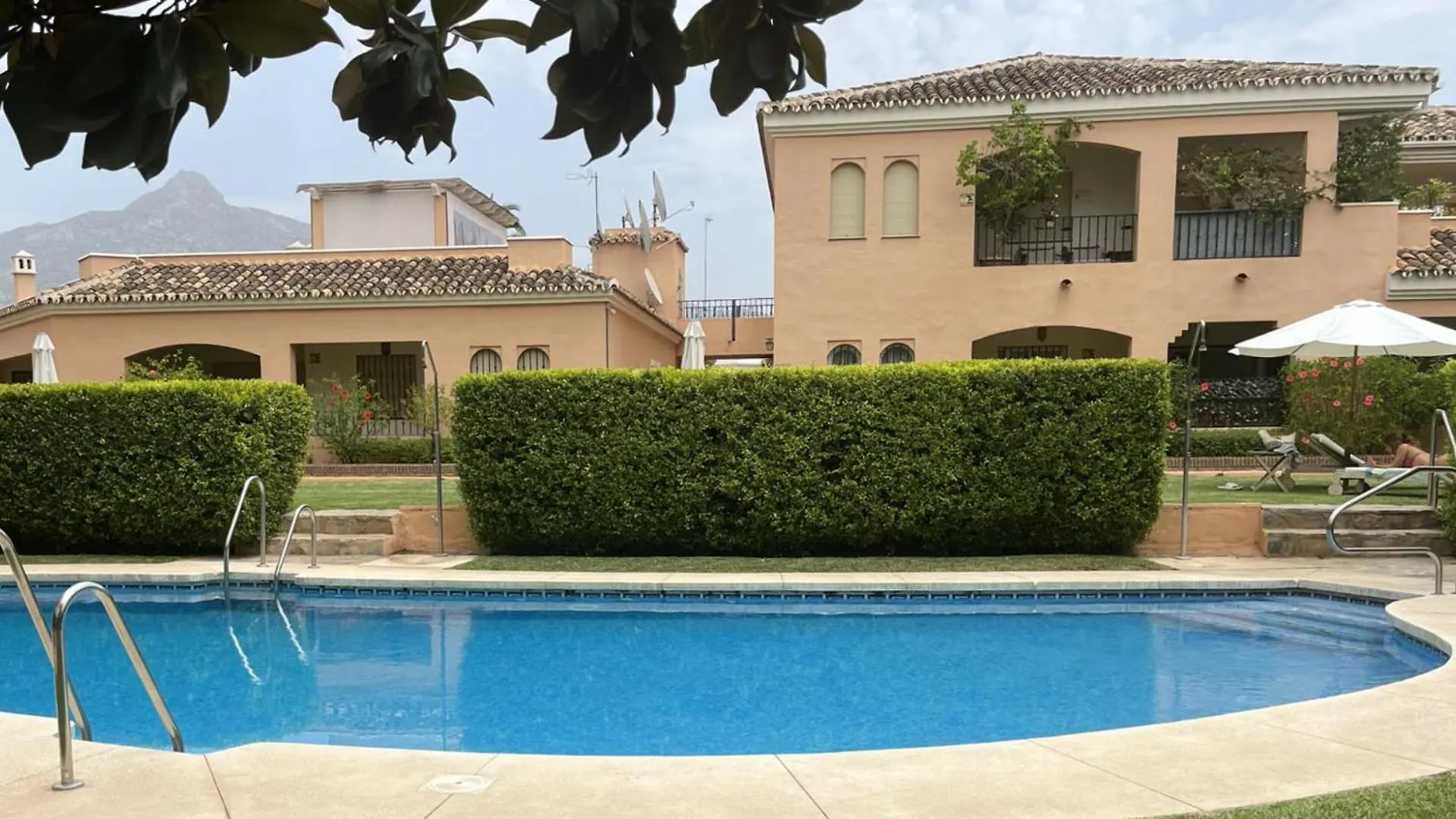 Puerto Banus Apartment For 4 - Pool Bbq & Terrace Marbella